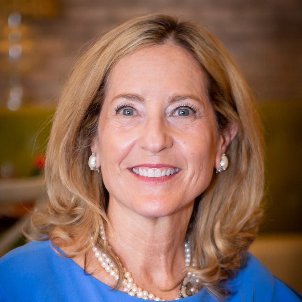 Julie Murray headshot